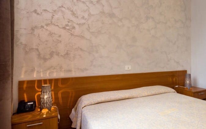 Camera matrimoniale economy image